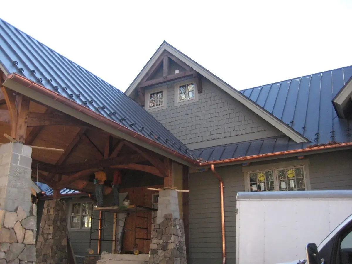 Craftsman Roofing team delivering quality roofing work in Castle Heights